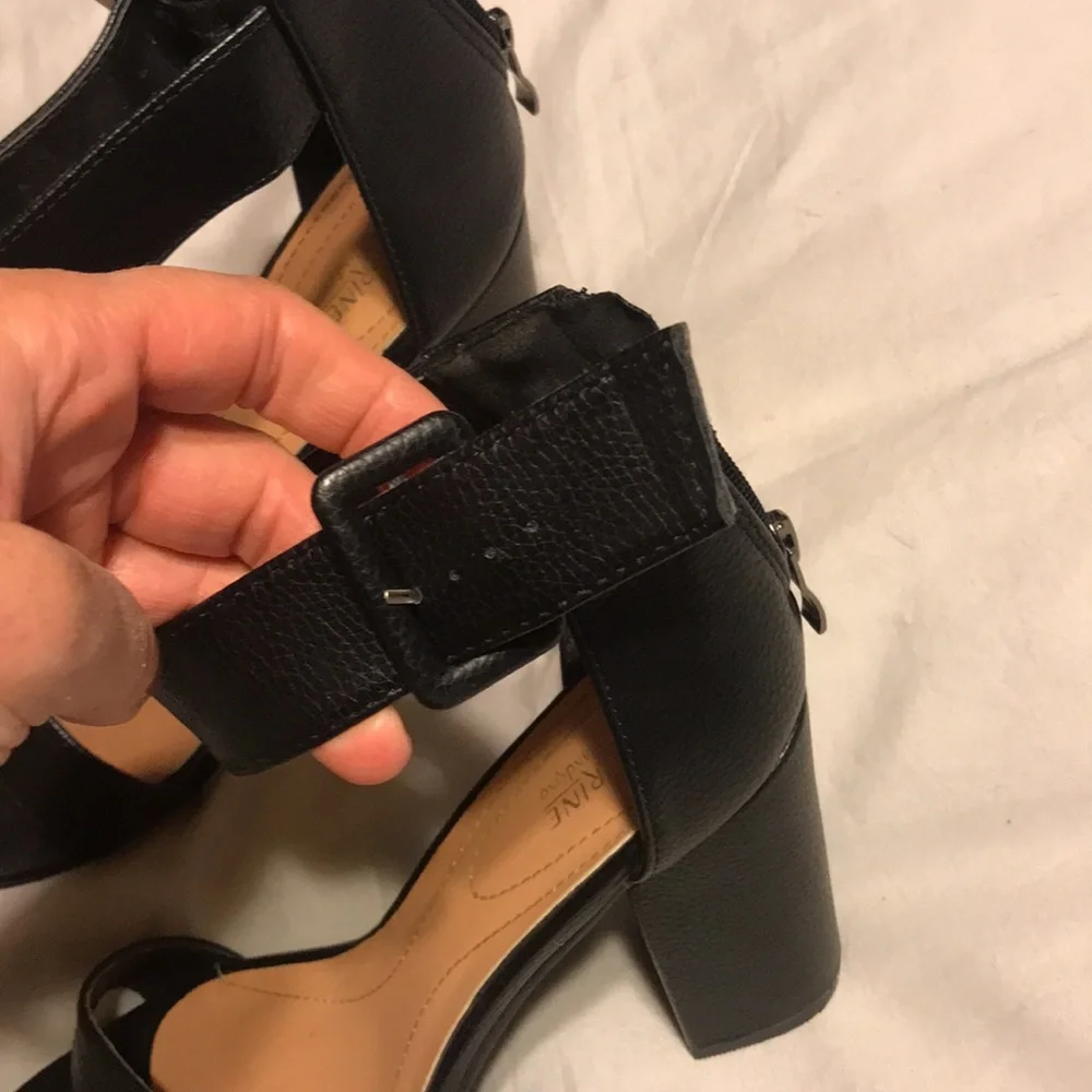 HEELS BY CATHERINE MALANDRINO CUTE - Picture 3 of 10